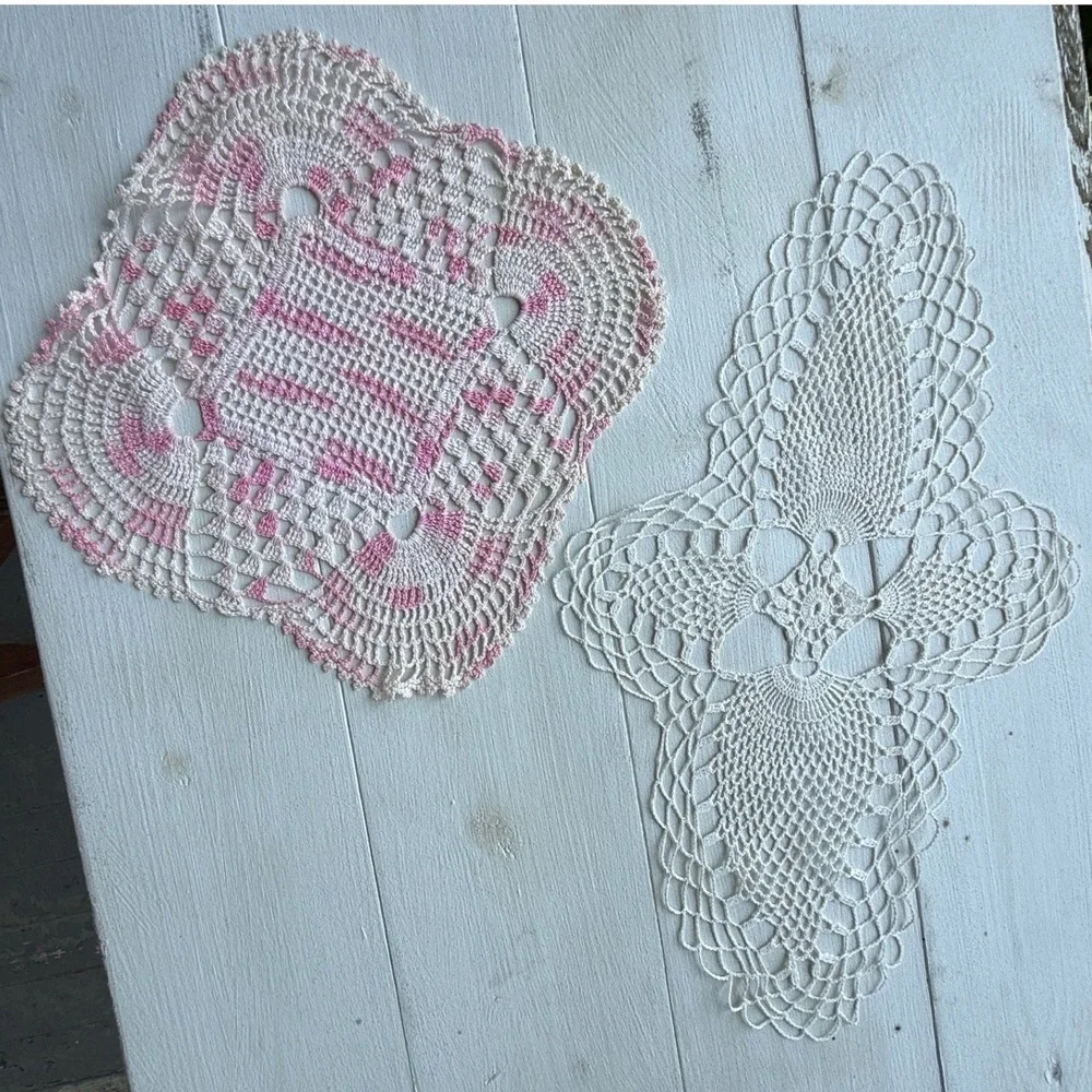 Vintage Hand Crochet Lace Doilies Lot Pink White Floral Table Linens 3pc Set